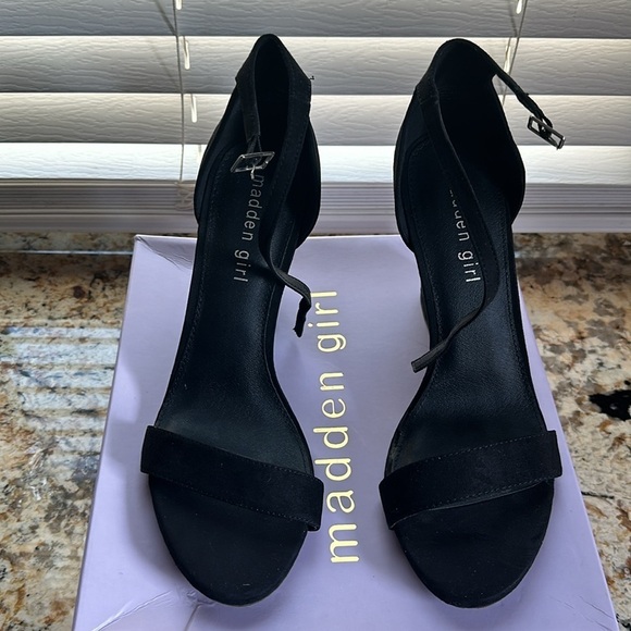 Madden Girl Black Willoow Wedge Sandals - Picture 3 of 9
